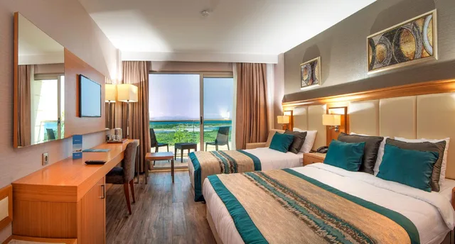 Lake, Garden View، Aquasis De Luxe Resort 1/5