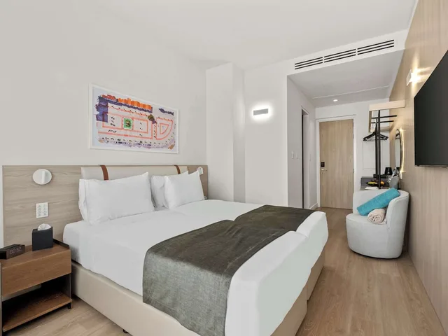 Classic, Twin Beds, Convertible Double Bed، Mercure Larnaca Finikoudes Beach 4/10