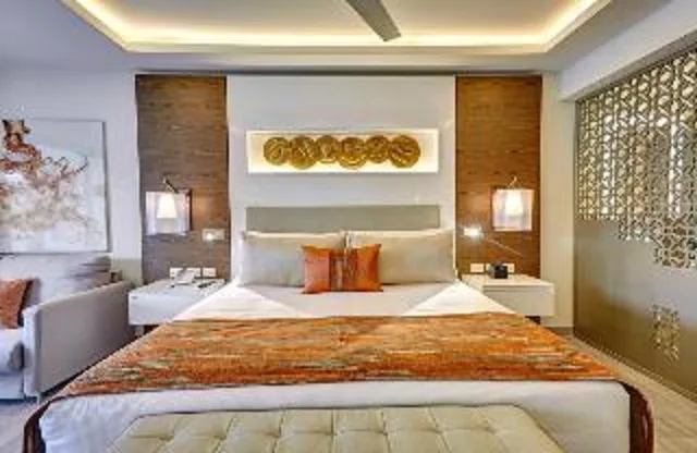 جناح جونيور فاخر بسرير مزدوج بإطلالة على البحر، Royalton Bavaro, An Autograph Collection All Inclusive Resort and Casino 2/2