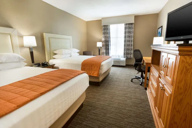 غرفة سوبيريور بسريرين كوين لذوي الإعاقة، Drury Inn and Suites Lafayette 1/2