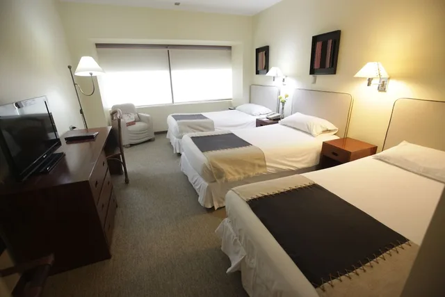 غرفة ثلاثية بثلاثة أسرّة، Almacruz Hotel y Centro de Convenciones 1/4