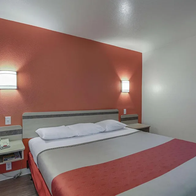 غرفة ديلوكس بسرير كينج، Motel6 Pasadena, TX 9/10