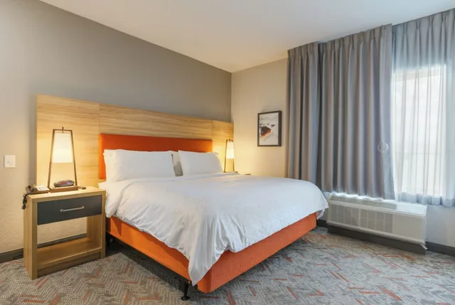 غرفة قياسية بسرير مزدوج، Candlewood Suites Sierra Vista 2/10
