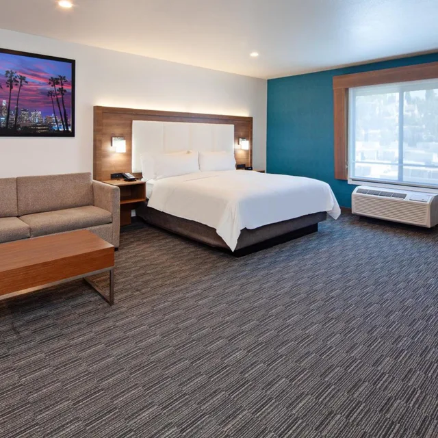 جناح تنفيذي، Holiday Inn Express Hollywood Walk of Fame An Ihg Hotel 2/10