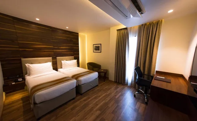 غرفة تنفيذية مفردة، Hotel Connaught Royale 2/2