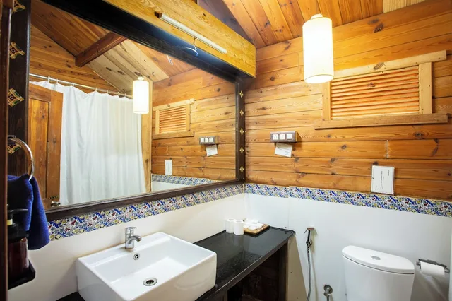 كوخ سوبيريور بسريرين منفصلين بإطلالة على الحديقة، Stonewater Eco Resort 1/2