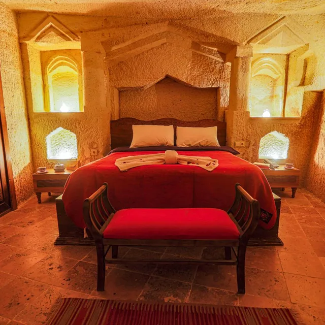 غرفة بسرير كوين بجاكوزي، Sinasos Palace Cave Hotel 3/4