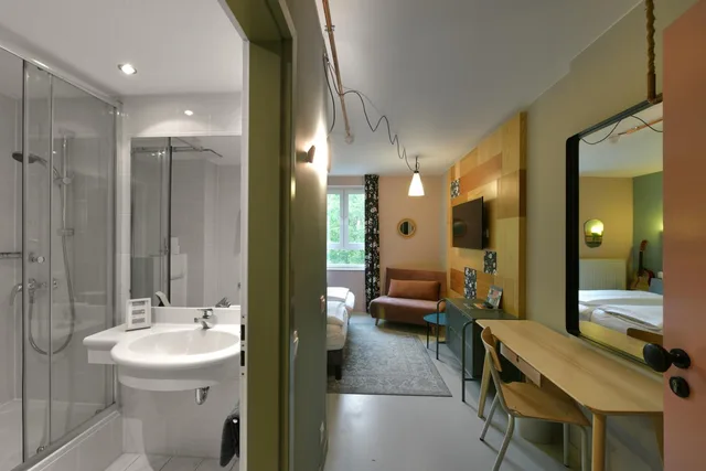 غرفة بسرير مزدوج مع أريكة، Hotel BIRGIT Berlin Mitte 8/10