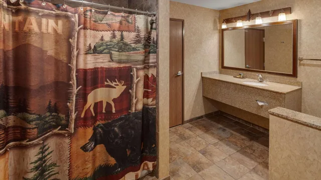 جناح بسريرين كوين، Best Western Plus Kelly Inn and Suites 6/6