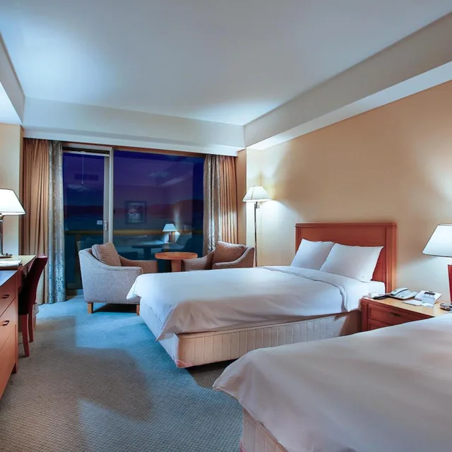 غرفة ديلوكس بسريرين منفصلين بإطلالة على الجبل، Hotel Hyundai By Lahan Mokpo 2/5