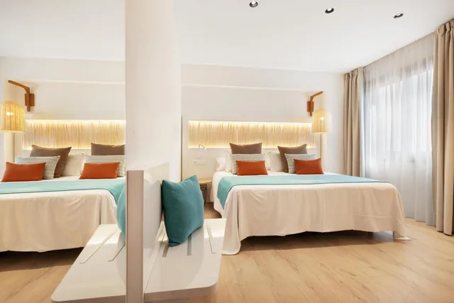 Junior Suite, Twin Beds, Ipanema Beach Hotel 2/6