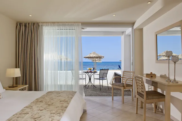 Premium, Junior Suite, Double Bed, Water Front, Sofa, Ground Floor، Civitel Creta Beach 6/7