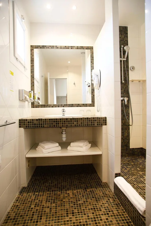 Classic, Double Bed, Le Saint Erasme 6/6