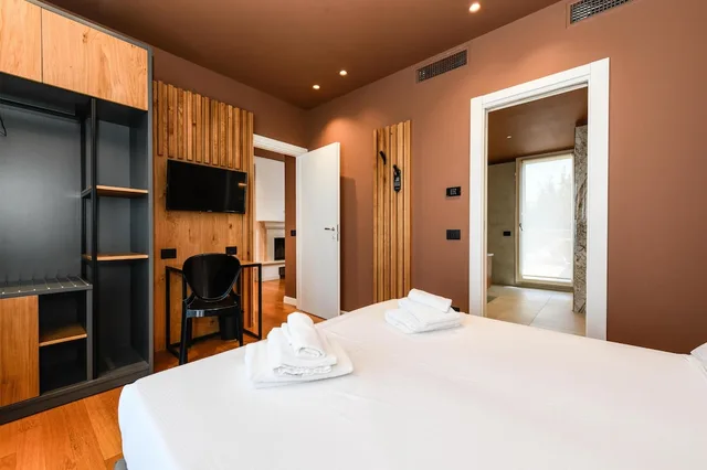 Suite, Queen Bed, 2 Sofa, Best Western Hotel Arya 1/3
