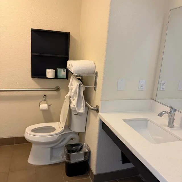 1 Bedroom, Suite, Candlewood Suites COTULLA 5/5