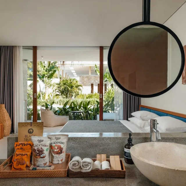 Deluxe, Double Bed, Pool Access، Origin Lombok 3/4