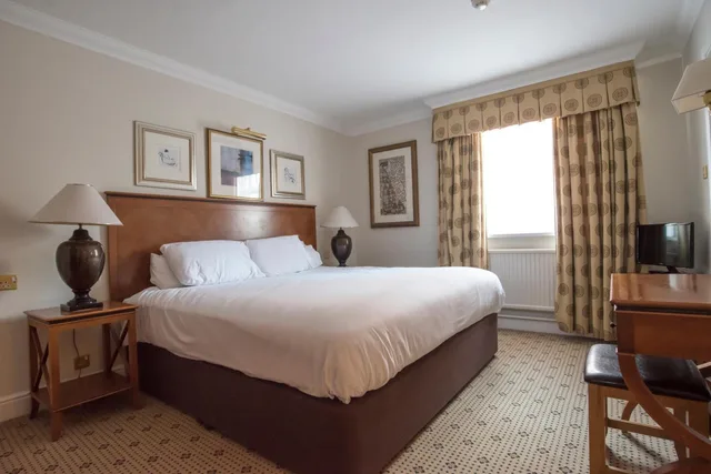 Deluxe, Suite, with Pool، Apollo Hotel Basingstoke 1/5
