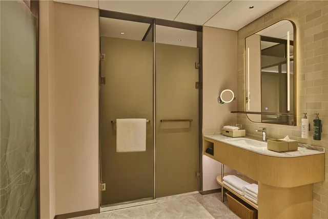 غرفة بسرير كينج في طابق مرتفع، Hilton Garden Inn Chongqing Yubei Central Park 3/8