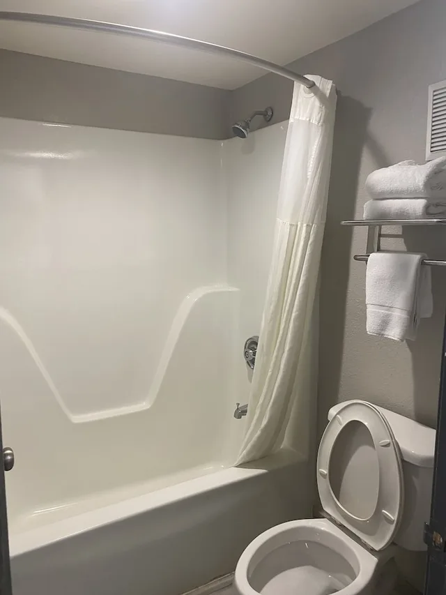 غرفة بسرير كينج، Days Inn by Wyndham Moss Point Pascagoula 3/3