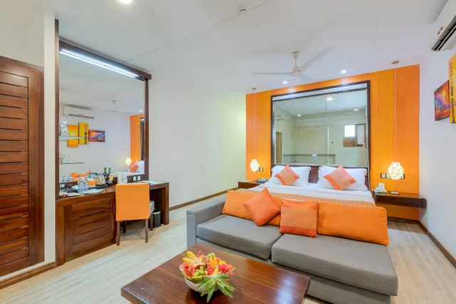 Deluxe, King Bed, Sea View, Plunge Pool, Hot Tub, Coco Bay Unawatuna 1/4