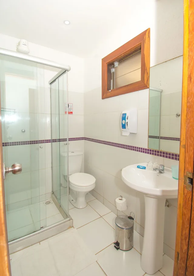Luxury, Suite, Double Bed, Sea Front, Balcony، Bamboo Buzios Hostel 4/6