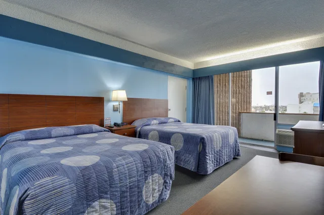 Room, 2 Queen Beds, South Wing، Padre South Hotel On The Beach 1/4