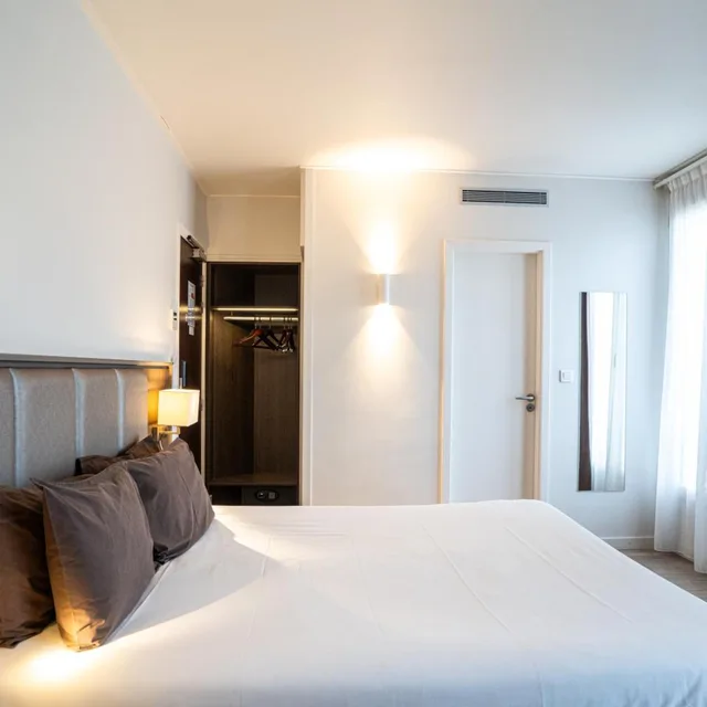 غرفة سوبيريور بسرير كينج، Hotel de Flore 1/4