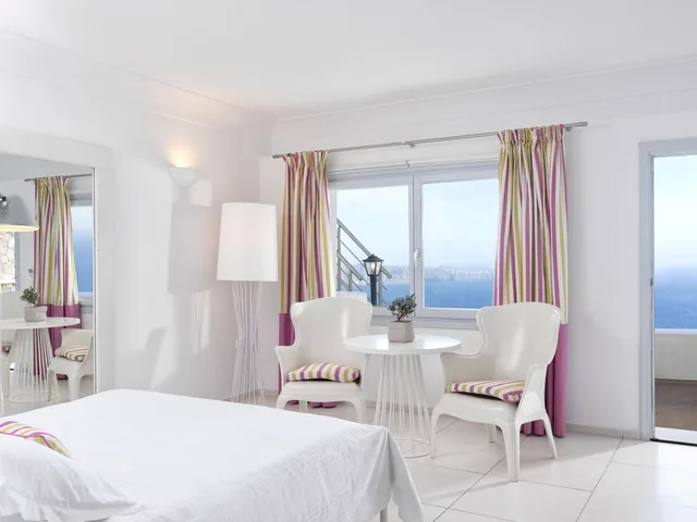 Superior, Double Bed, Caldera View, Hot Tub, Lilium Hotel Santorini 1/9
