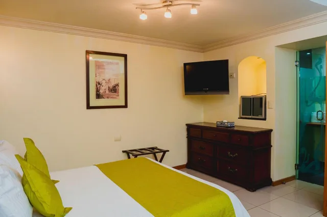 جناح جونيور، Puebla De Antano Hotel 7/10
