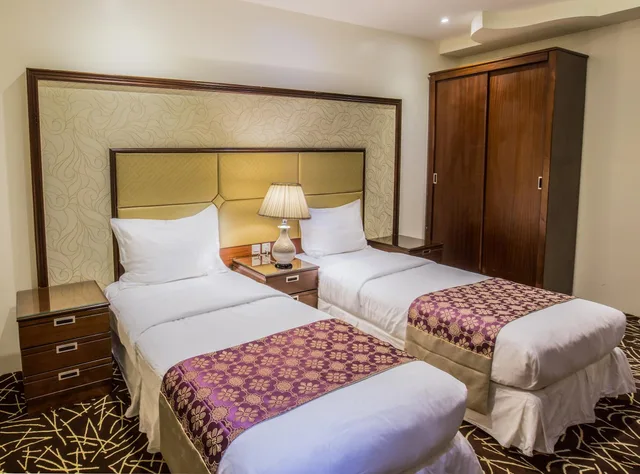 Two-Bedroom Apartment، رست نايت للشقق الفندقية - الحمرا(Rest Night Serviced Apartments - AlHamra) 3/8