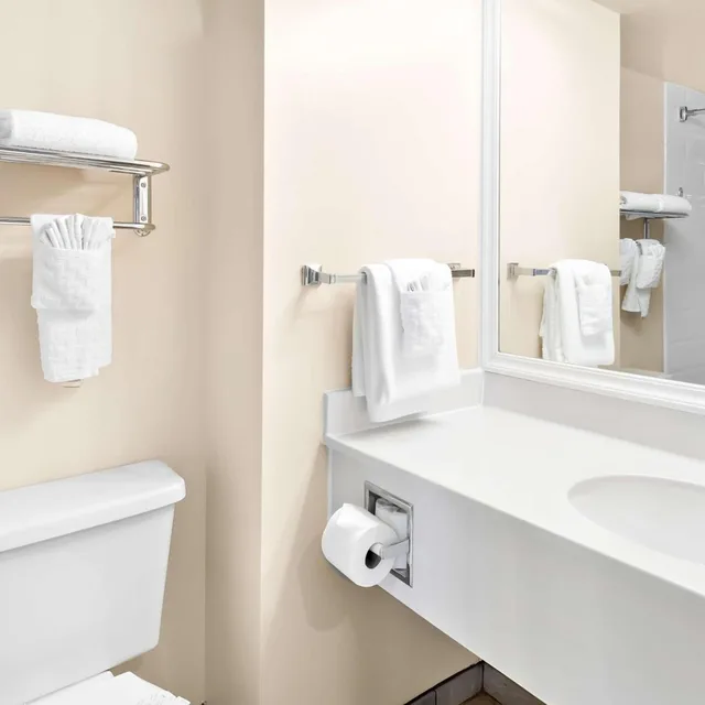 غرفة تنفيذية بسريرين كوين، Best Western Potomac Mills 4/4