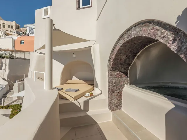 Suite, Queen Bed, Sunset View, Private Pool، Oia Castle Luxury Suites by Art Maisons 3/3