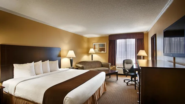 غرفة تنفيذية كبيرة بسرير كينج، BEST WESTERN NATCHITOCHES INN 1/4