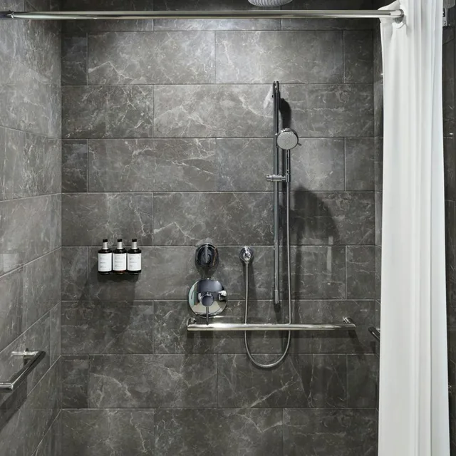 غرفة بسرير كينج بحوض استحمام لذوي الإعاقة، Ac Hotel By Marriott Bridgewater 3/3