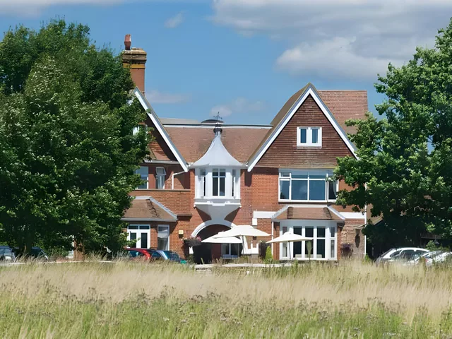 غرفة عائلية، The Hickstead Hotel 1/1