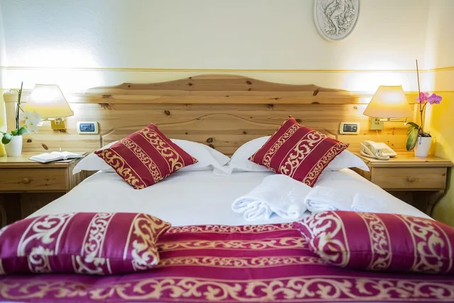 Room, Single, Double Bed, Villa Imperina 3/4
