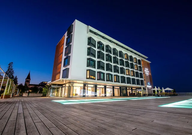 غرفة سوبيريور مفردة بسرير مزدوج، Lake Geneva Hotel 1/1