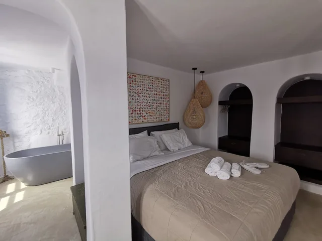 Honeymoon, Superior, Suite, Queen Bed, Sunset View, Plunge Pool، Esperas Santorini 5/7