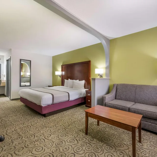 غرفة بسرير كينج للمدخنين، Surestay Hotel By Best Western Deer Park 10/10