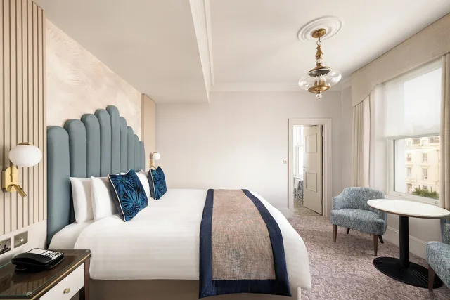 غرفة بريميوم بسرير كينج بإطلالة على البحر، voco The Clifton Folkestone, an IHG Hotel 4/7