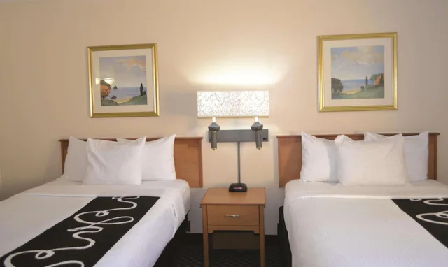 Room, 2 Beds, La Quinta Inn & Suites by Wyndham Tampa Fairgrounds - Casino 1/1