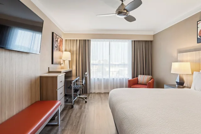 غرفة قياسية بسرير كينج لذوي الإعاقة، Holiday Inn Baton Rouge College Drive I-10 1/4