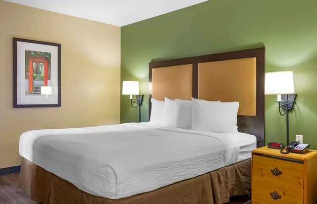 استوديو ديلوكس بسرير كينج مع أريكة لذوي الإعاقة، Extended Stay America - Boston - Waltham - 32 4Th Ave 3/8