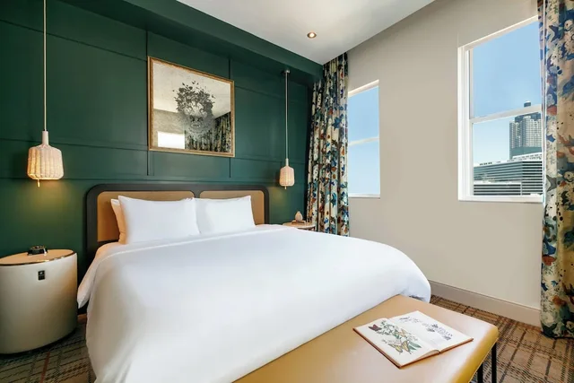 Executive, Suite, King Bed, Sofa, Glenn Hotel, Autograph Collection 1/2