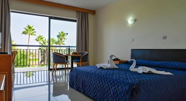 Room, Triple, 3 Beds, Veronica Hotel 2/3
