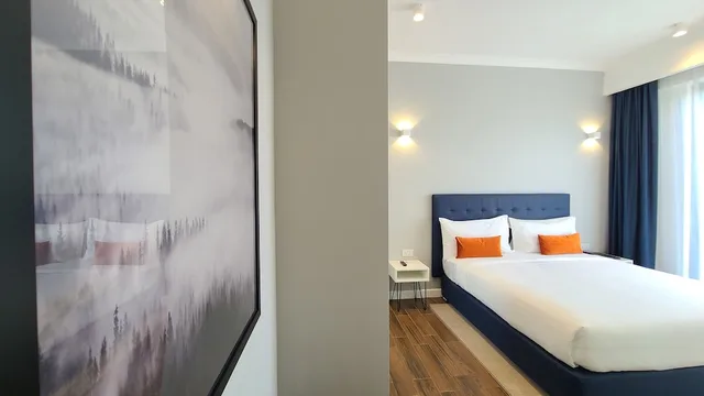 جناح تنفيذي بسريرين كوين بغرفتي نوم، Urban by CityBlue Dar es Salaam 3/4