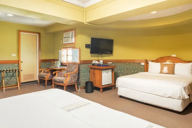 غرفة قياسية ثلاثية بسرير مزدوج وسرير فردي، Hotel de Trianon 3/10