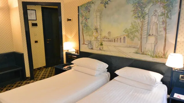 غرفة قياسية بسريرين منفصلين، Ih Hotels Milano Ambasciatori 1/10