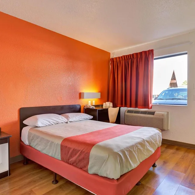 1 Queen Bed - Nsmk، Motel6 Santa Rosa - South 4/10