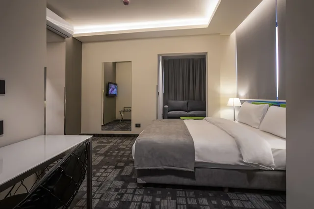 غرفة بريميوم بسرير كوين، STUDIO 44 2/5